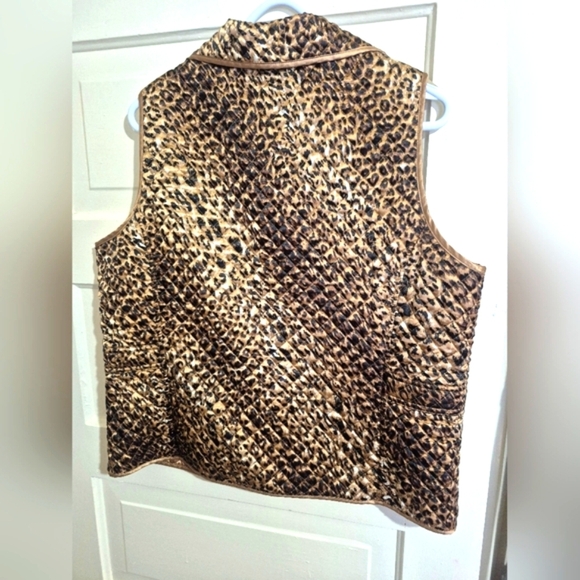 TanJay Leopard Print Quilted Vest - Picture 5 of 5